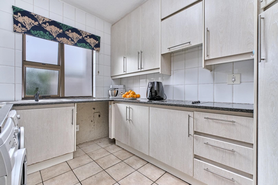 2 Bedroom Property for Sale in Benmore Gardens Gauteng