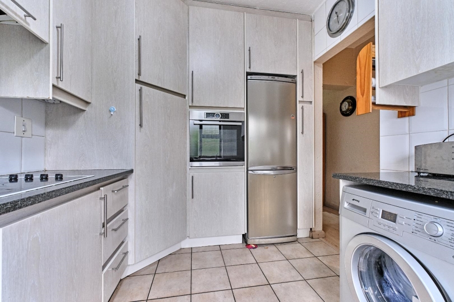 2 Bedroom Property for Sale in Benmore Gardens Gauteng