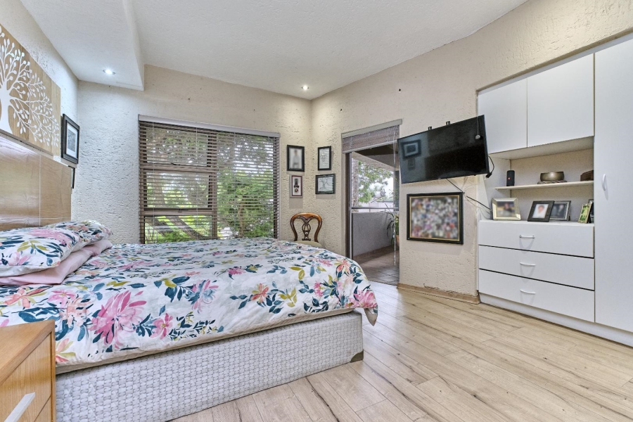 2 Bedroom Property for Sale in Benmore Gardens Gauteng