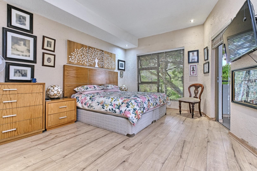 2 Bedroom Property for Sale in Benmore Gardens Gauteng