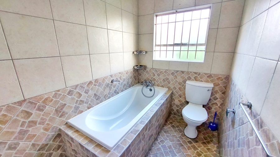 To Let 2 Bedroom Property for Rent in Halfway Gardens Gauteng