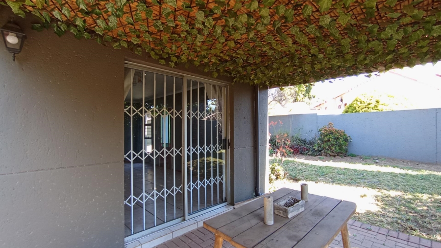 2 Bedroom Property for Sale in North Riding Gauteng