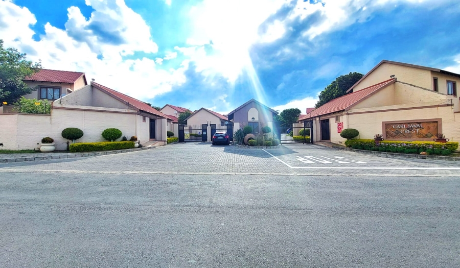 2 Bedroom Property for Sale in Noordwyk Gauteng