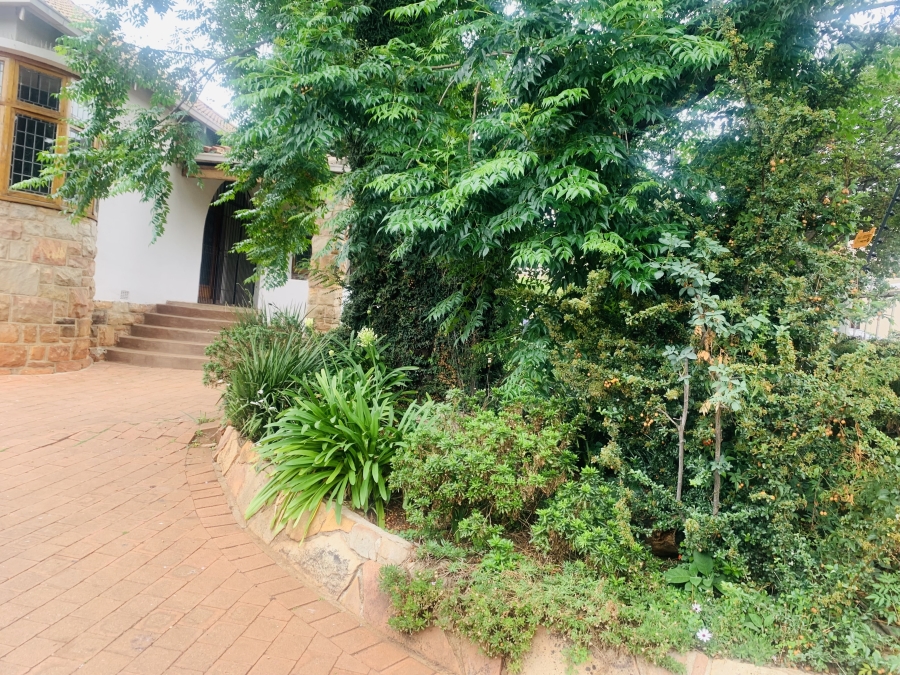 To Let 4 Bedroom Property for Rent in Kensington Gauteng