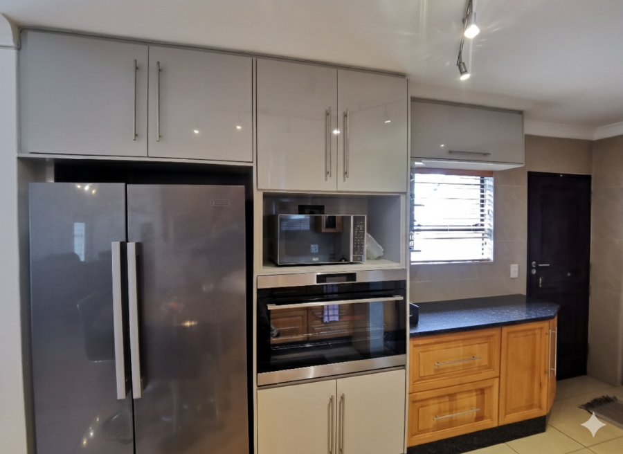 3 Bedroom Property for Sale in Bassonia Rock Gauteng