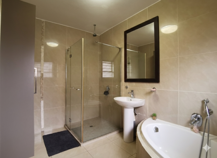 3 Bedroom Property for Sale in Bassonia Rock Gauteng