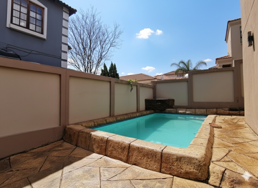 3 Bedroom Property for Sale in Bassonia Rock Gauteng