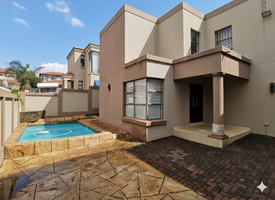 3 Bedroom Property for Sale in Bassonia Rock Gauteng
