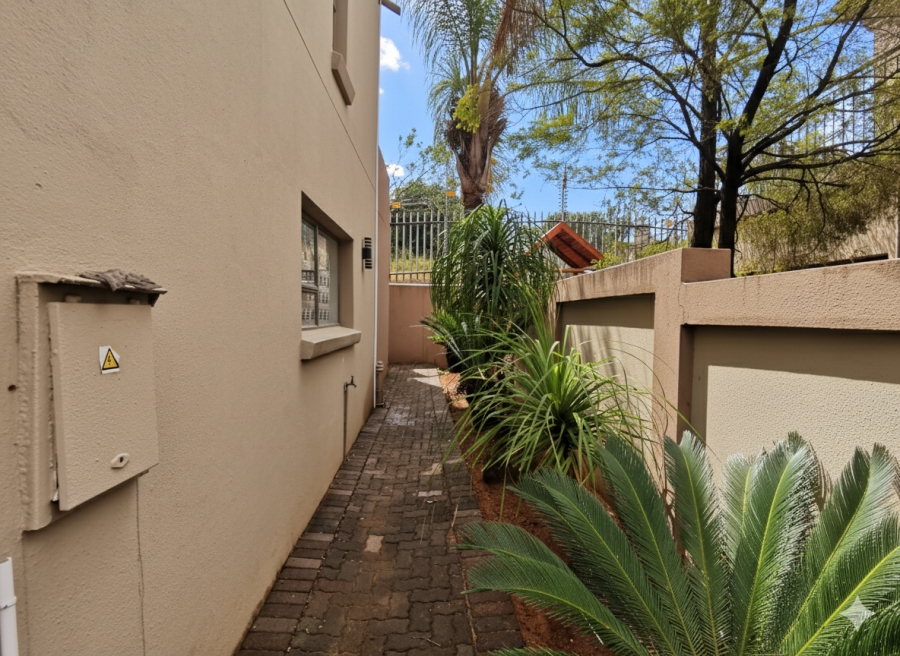 3 Bedroom Property for Sale in Bassonia Rock Gauteng