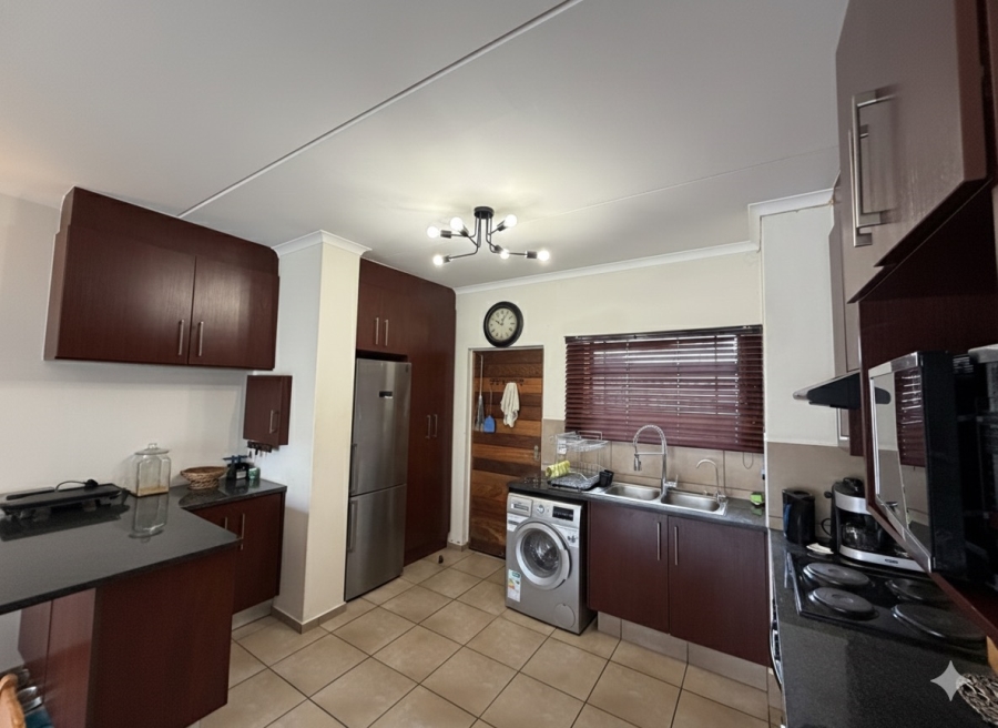 2 Bedroom Property for Sale in Barbeque Downs Gauteng