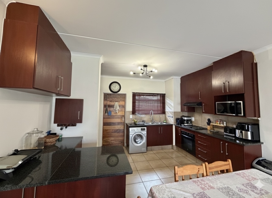 2 Bedroom Property for Sale in Barbeque Downs Gauteng