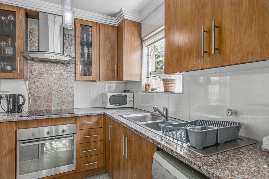 2 Bedroom Property for Sale in Sunninghill Gauteng