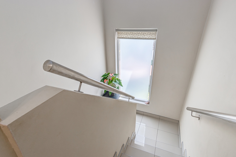 2 Bedroom Property for Sale in Sunninghill Gauteng