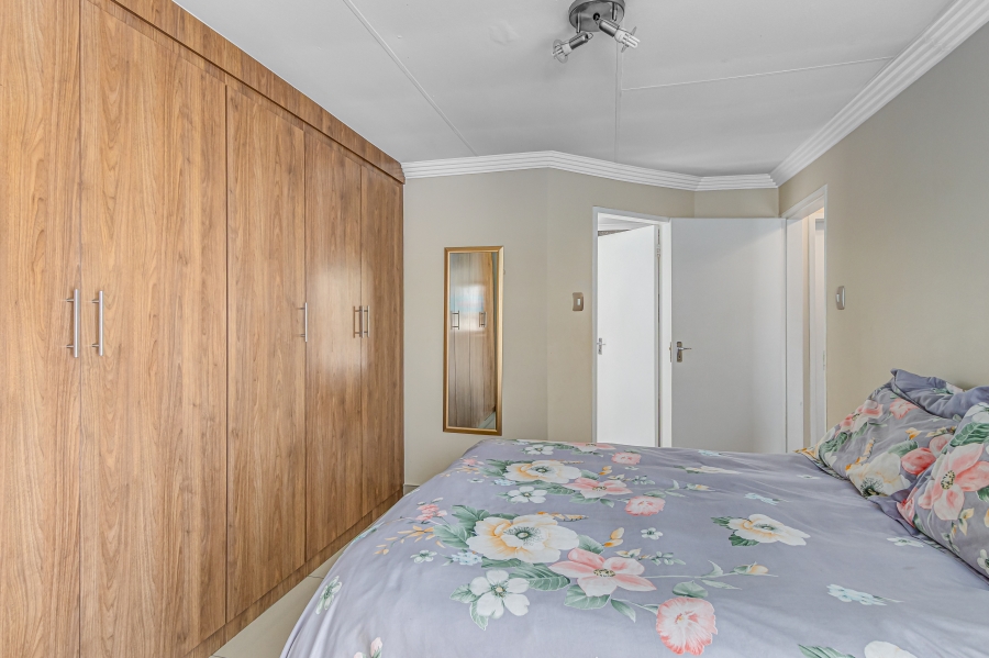 2 Bedroom Property for Sale in Sunninghill Gauteng