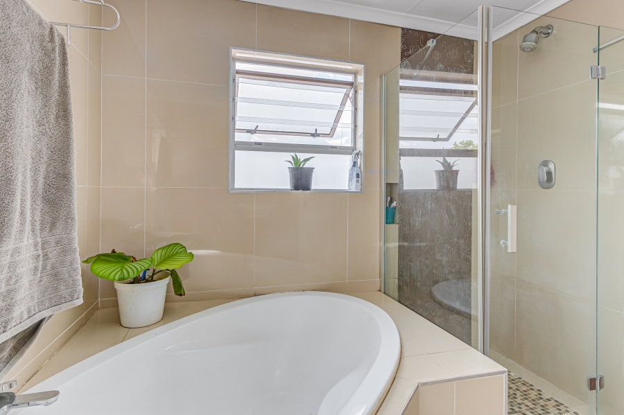 2 Bedroom Property for Sale in Sunninghill Gauteng