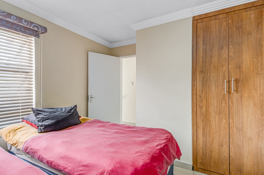 2 Bedroom Property for Sale in Sunninghill Gauteng