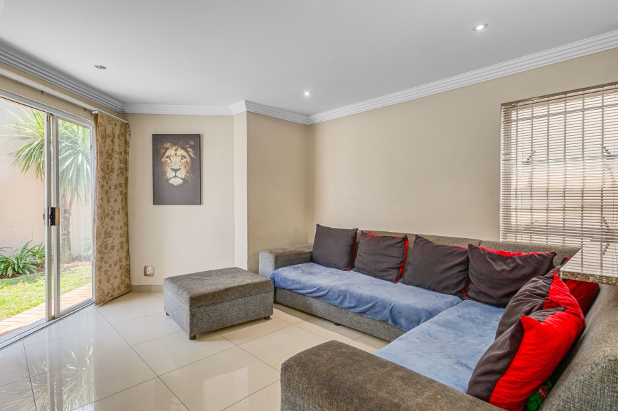 2 Bedroom Property for Sale in Sunninghill Gauteng