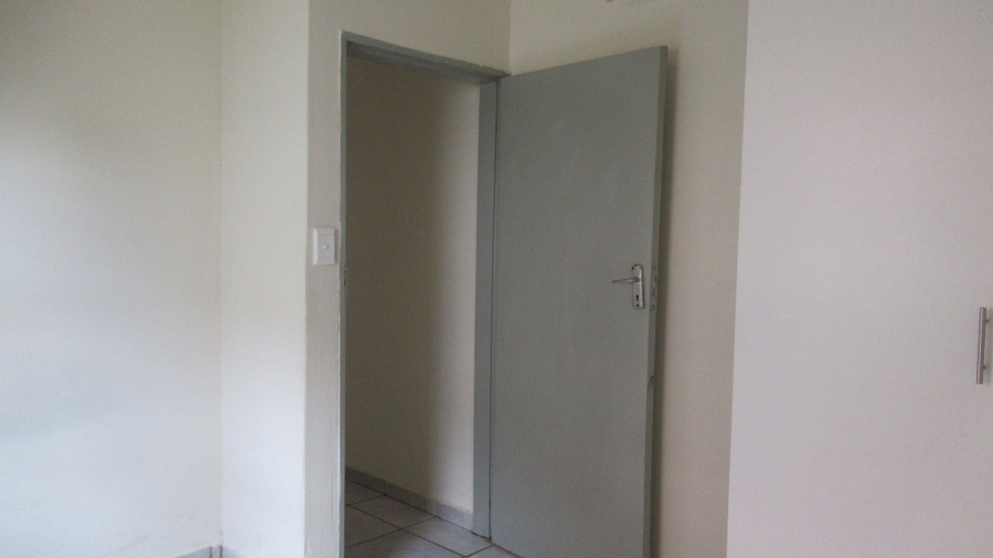 2 Bedroom Property for Sale in Groblerpark Gauteng