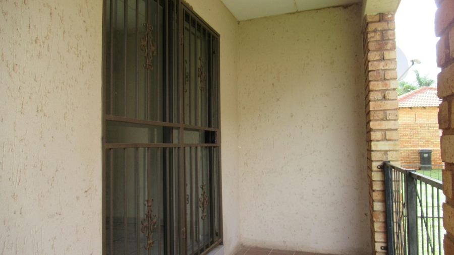 2 Bedroom Property for Sale in Groblerpark Gauteng