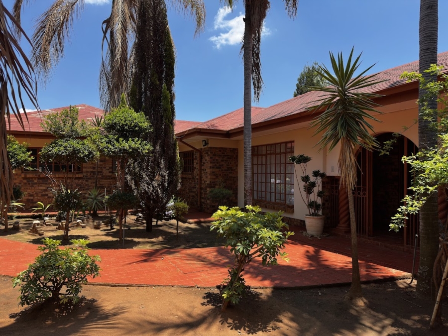 5 Bedroom Property for Sale in Ninapark Gauteng