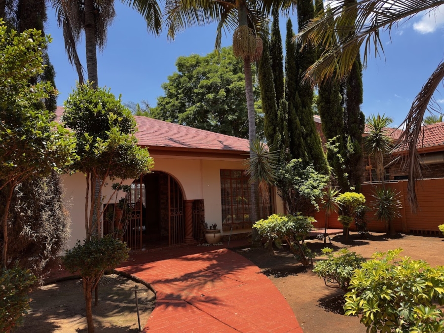 5 Bedroom Property for Sale in Ninapark Gauteng