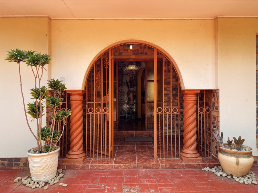 5 Bedroom Property for Sale in Ninapark Gauteng