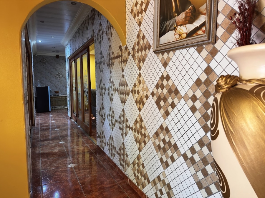 5 Bedroom Property for Sale in Ninapark Gauteng