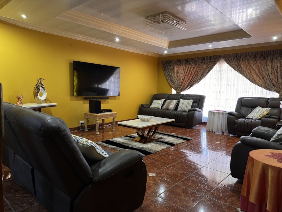 5 Bedroom Property for Sale in Ninapark Gauteng