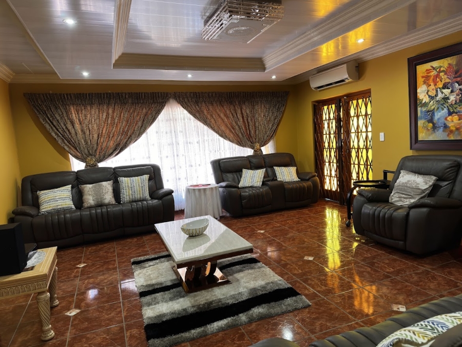 5 Bedroom Property for Sale in Ninapark Gauteng