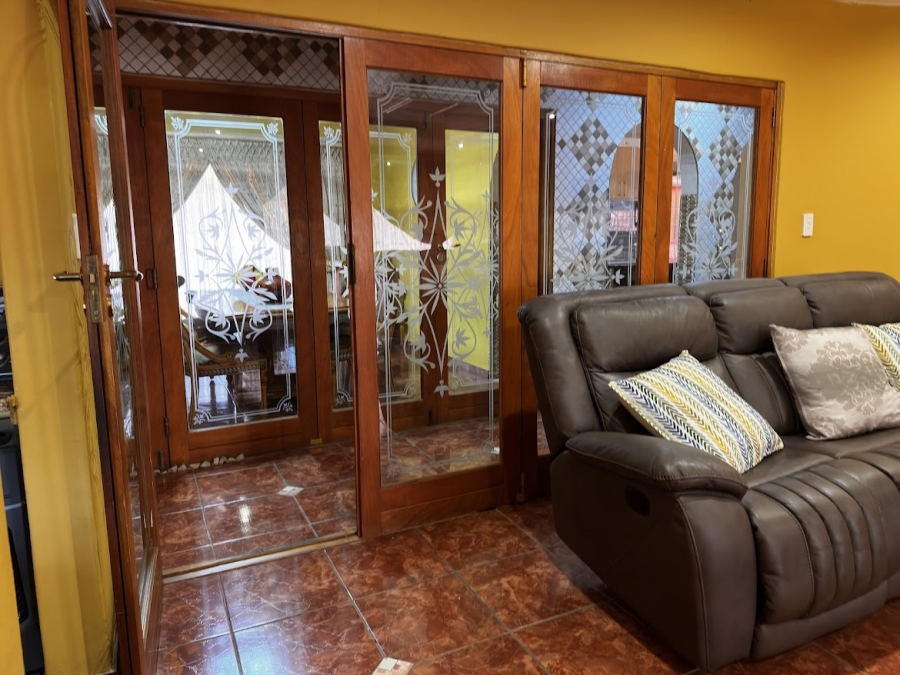 5 Bedroom Property for Sale in Ninapark Gauteng