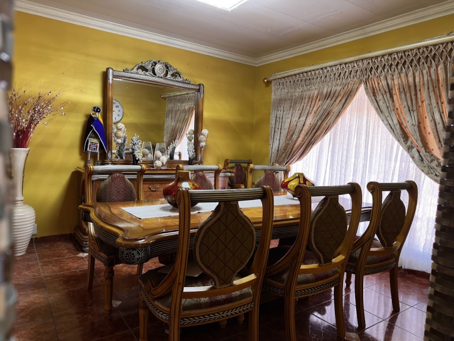 5 Bedroom Property for Sale in Ninapark Gauteng