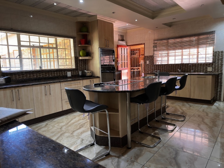 5 Bedroom Property for Sale in Ninapark Gauteng