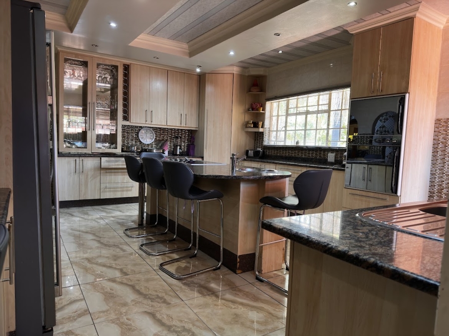 5 Bedroom Property for Sale in Ninapark Gauteng