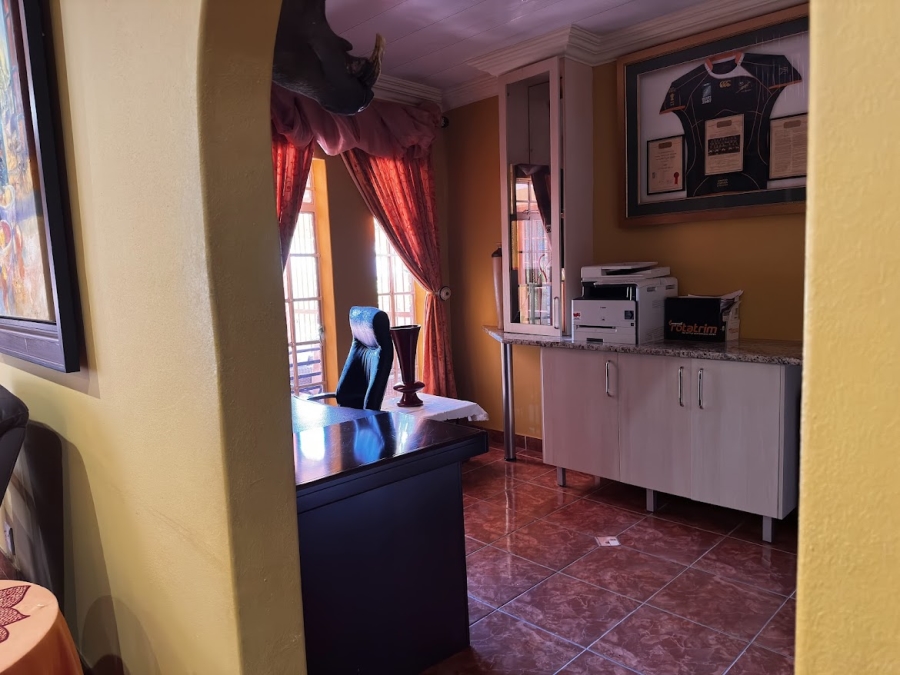 5 Bedroom Property for Sale in Ninapark Gauteng