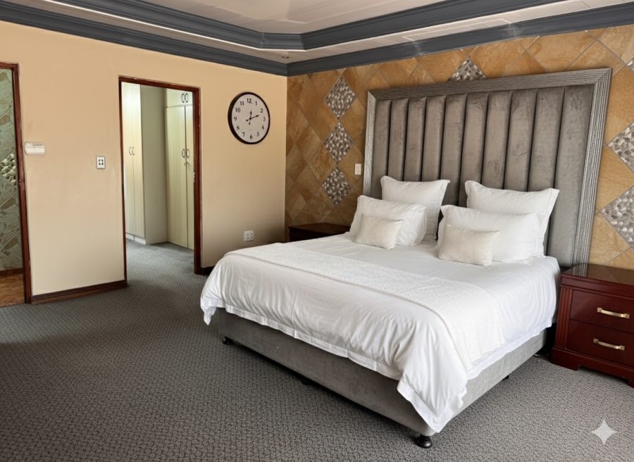 5 Bedroom Property for Sale in Ninapark Gauteng