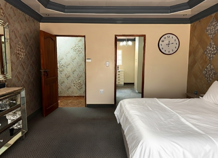 5 Bedroom Property for Sale in Ninapark Gauteng