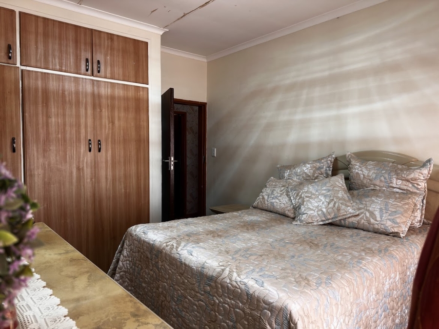 5 Bedroom Property for Sale in Ninapark Gauteng