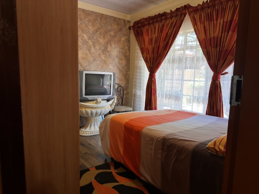 5 Bedroom Property for Sale in Ninapark Gauteng