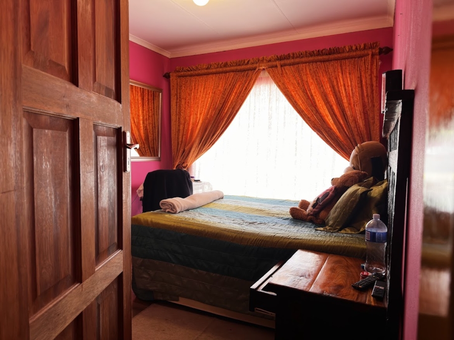 5 Bedroom Property for Sale in Ninapark Gauteng