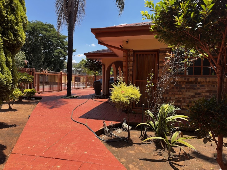 5 Bedroom Property for Sale in Ninapark Gauteng
