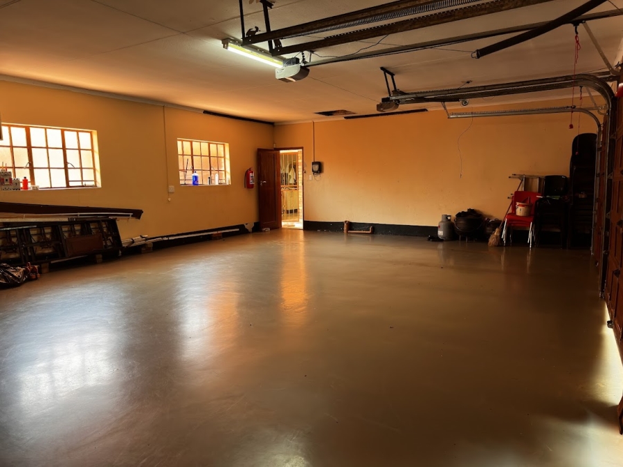 5 Bedroom Property for Sale in Ninapark Gauteng