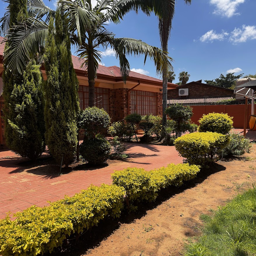 5 Bedroom Property for Sale in Ninapark Gauteng