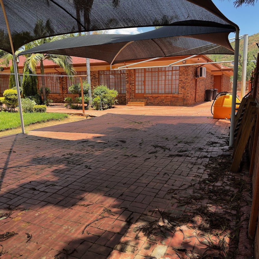 5 Bedroom Property for Sale in Ninapark Gauteng