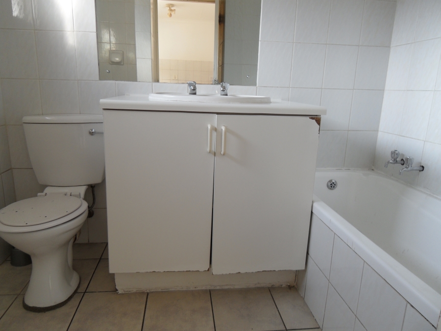 To Let 1 Bedroom Property for Rent in Rembrandt Park Gauteng