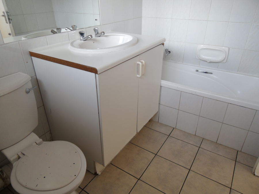 To Let 1 Bedroom Property for Rent in Rembrandt Park Gauteng