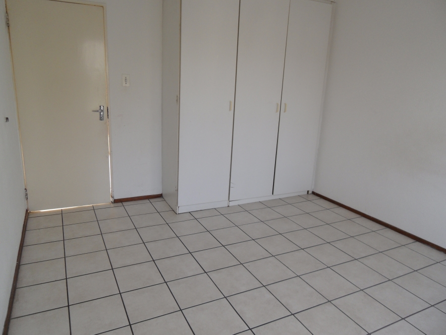To Let 1 Bedroom Property for Rent in Rembrandt Park Gauteng