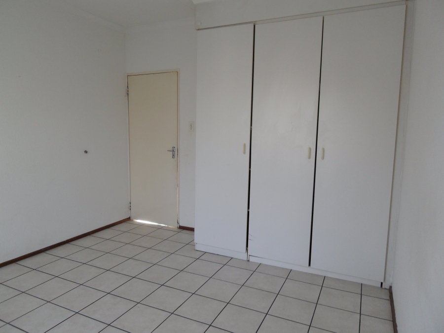 To Let 1 Bedroom Property for Rent in Rembrandt Park Gauteng