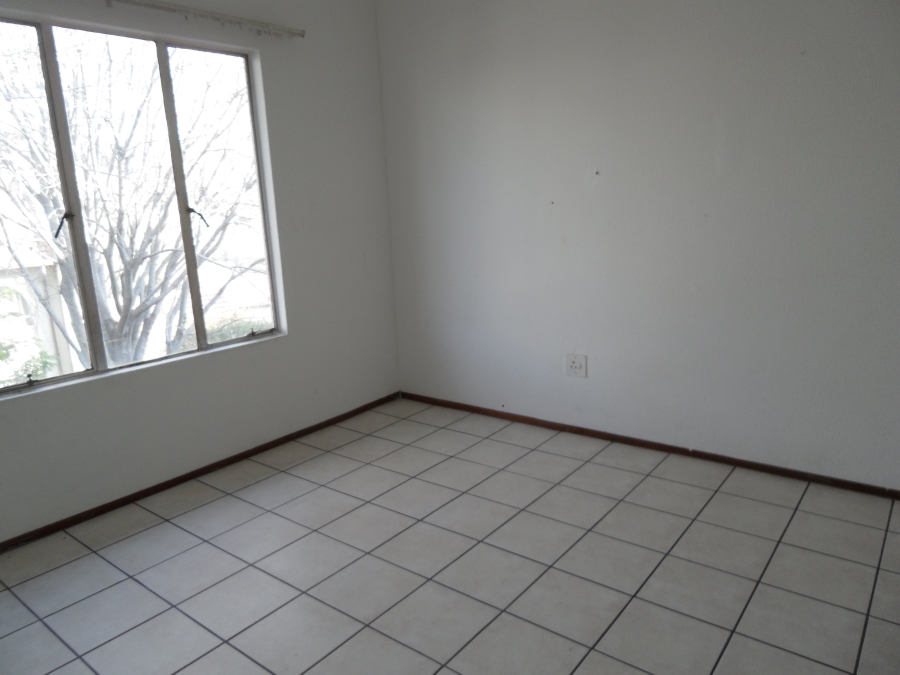 To Let 1 Bedroom Property for Rent in Rembrandt Park Gauteng
