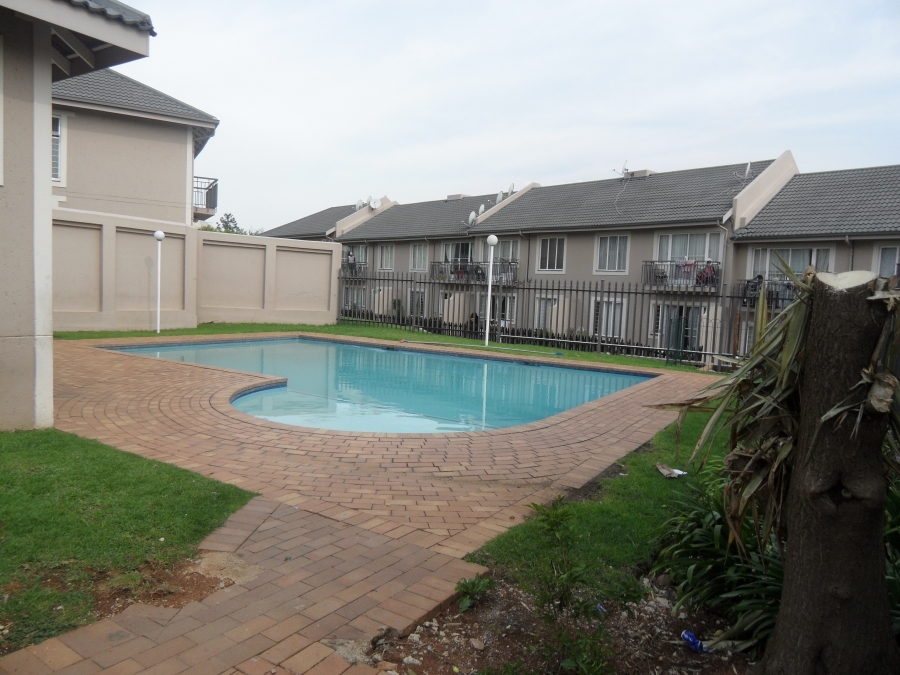 To Let 1 Bedroom Property for Rent in Rembrandt Park Gauteng