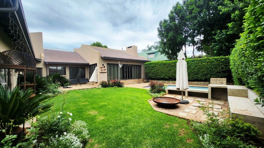 5 Bedroom Property for Sale in Eldoraigne Gauteng
